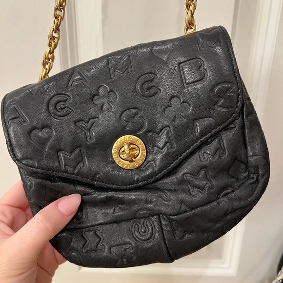 Marc Jacobs Handbags - Black Marc Jacobs leather flap crossbody purse gold hardware